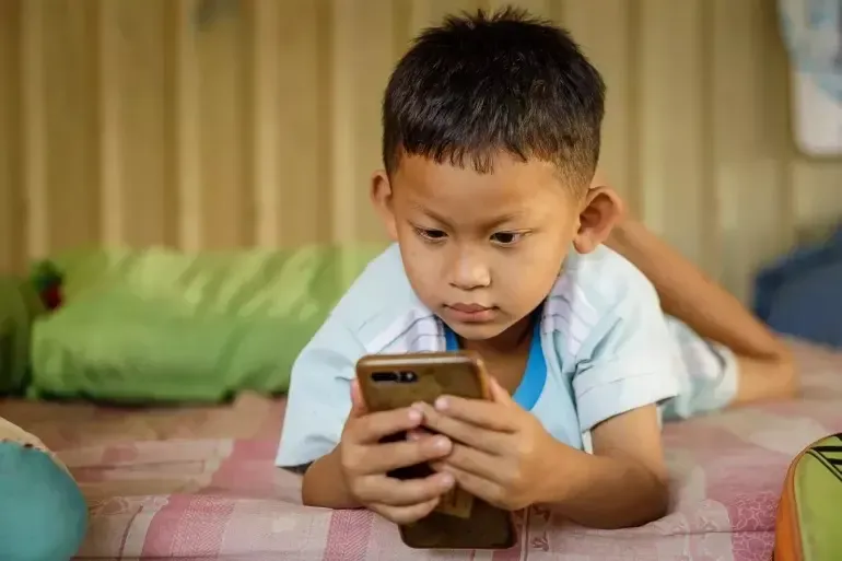 UNICEF Unveils 'ParentingTips' Online Resource in Cambodia