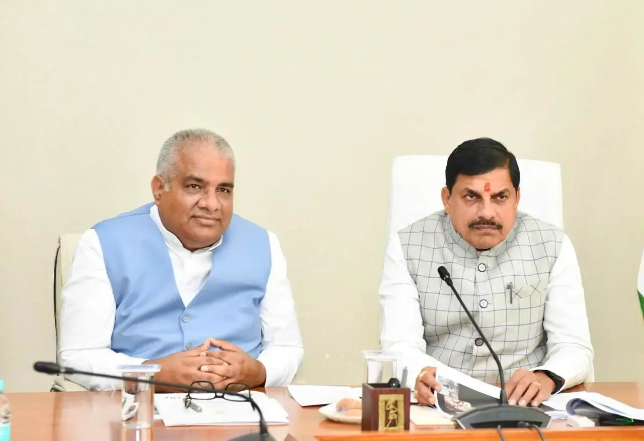 Union Minister Leads IIFM-Bhopal Meeting Focused on Cheetah Conservation
