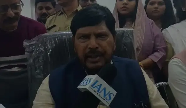 Union Minister Ramdas Athawale Critiques Kejriwal's Unfulfilled Promises Ahead of Delhi Elections