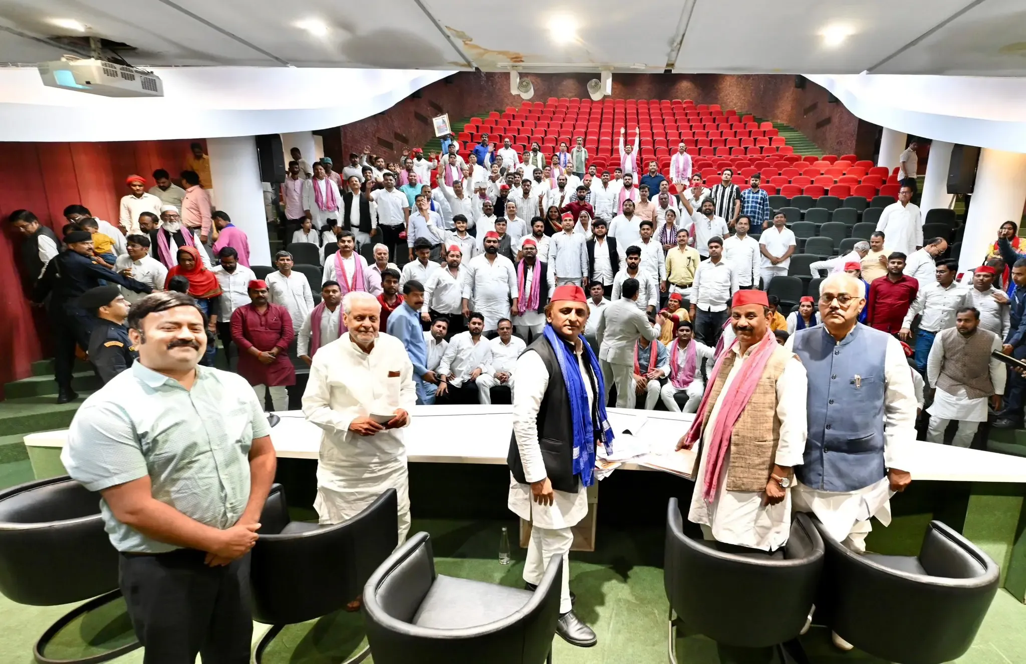 Akhilesh Yadav Critiques UP CM's Zero Poverty Claim