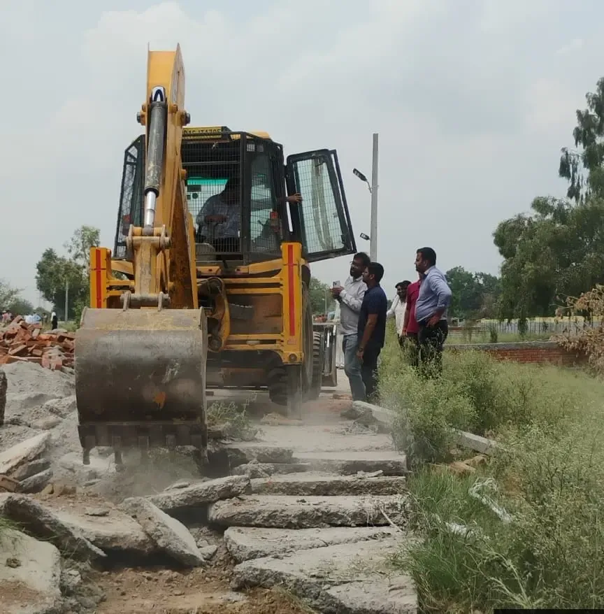 क्या नोएडा प्राधिकरण ने सलारपुर में अवैध निर्माण के लिए 39 लोगों को नोटिस दिया?