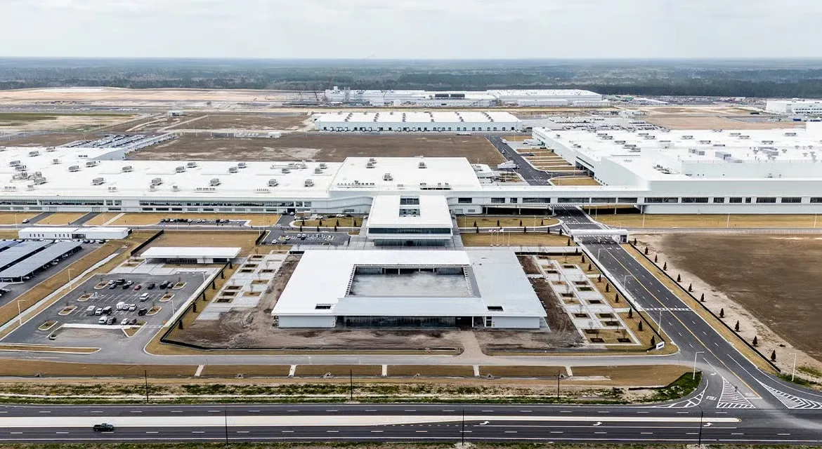 Why Did the US Detain 450 Workers at Hyundai-LG Battery Plant in Georgia?