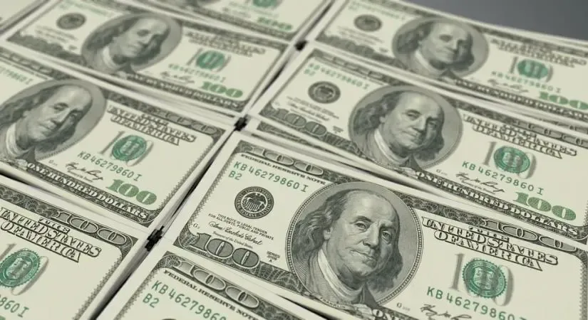 US Dollar Declines for the Fifth Straight Day Amid Tariff Disputes