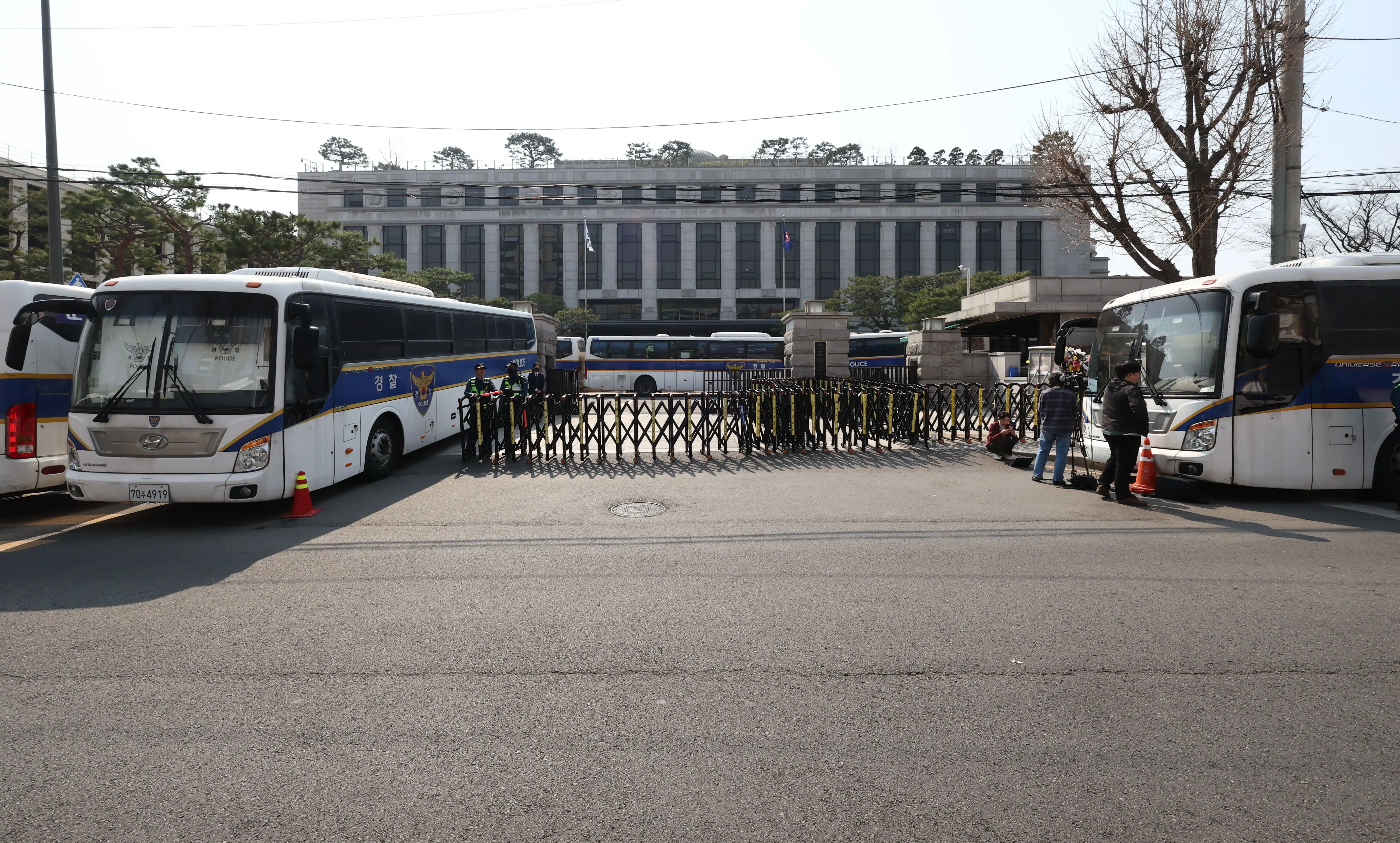 US Embassy Cautions Citizens in South Korea to Steer Clear of Large Gatherings Before Yoon's Impeachment Ruling
