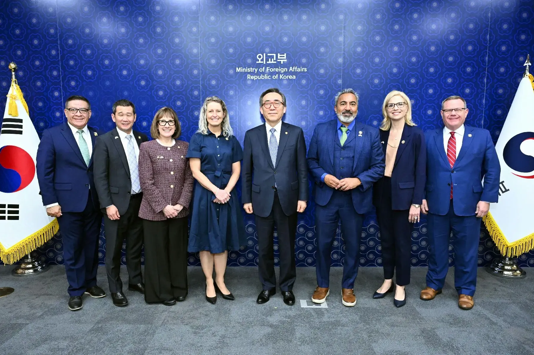 US lawmakers tell South Korean Foreign Minister that America will not pull out of Indo-Pacific