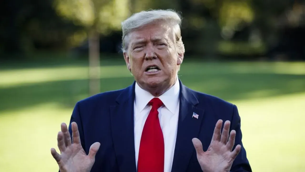 US Retailers Encourage Shoppers to Purchase Now Amidst Trump Tariff Concerns: Report