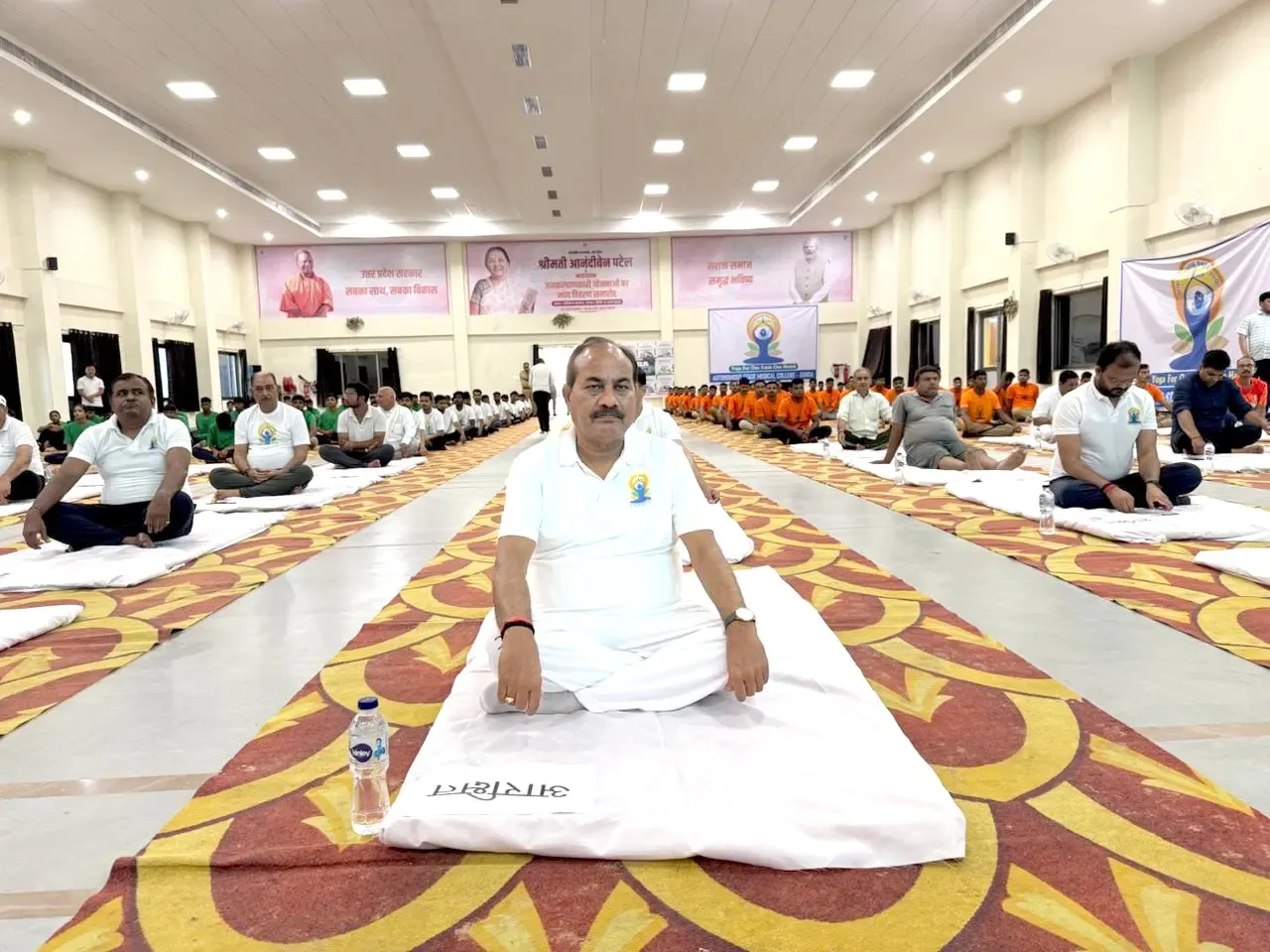 क्या उत्तर प्रदेश के गोंडा में सामूहिक योगाभ्यास का आयोजन हुआ? मंत्री दारा सिंह चौहान बने हिस्सा