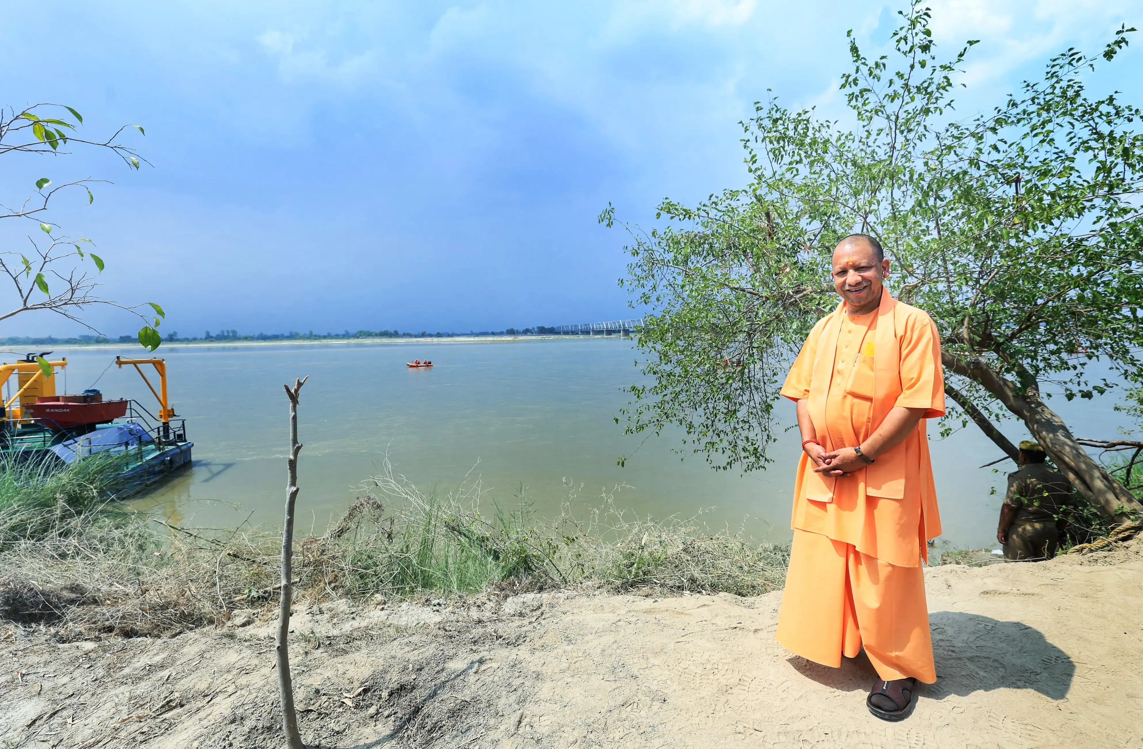 क्या उत्तर प्रदेश में बनेगा नया रिकॉर्ड, 37 करोड़ पौधे लगेंगे?