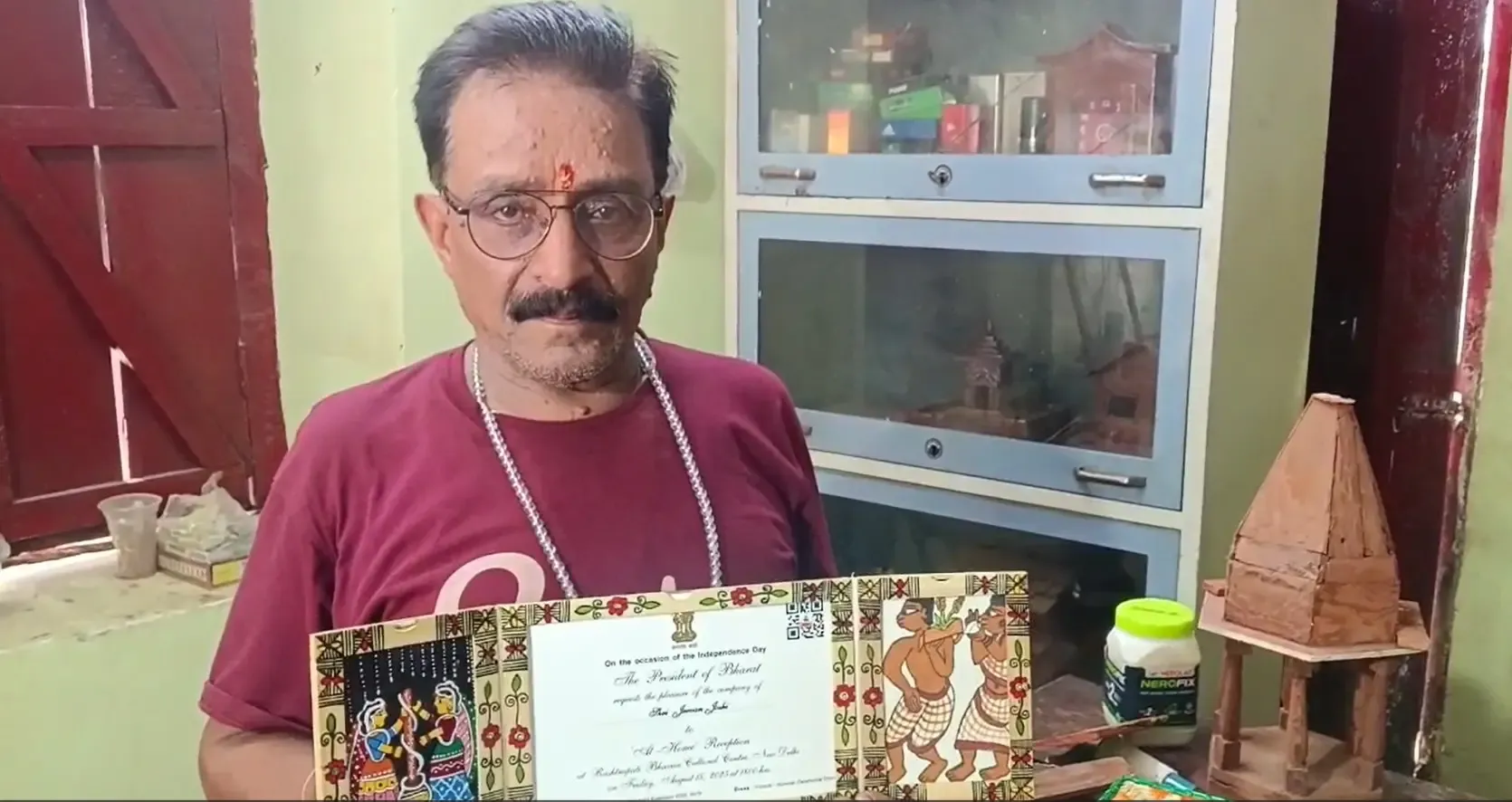 क्या उत्तराखंड के दिव्यांग कलाकार जीवन चंद्र जोशी को राष्ट्रपति से मिलेगा सम्मान?