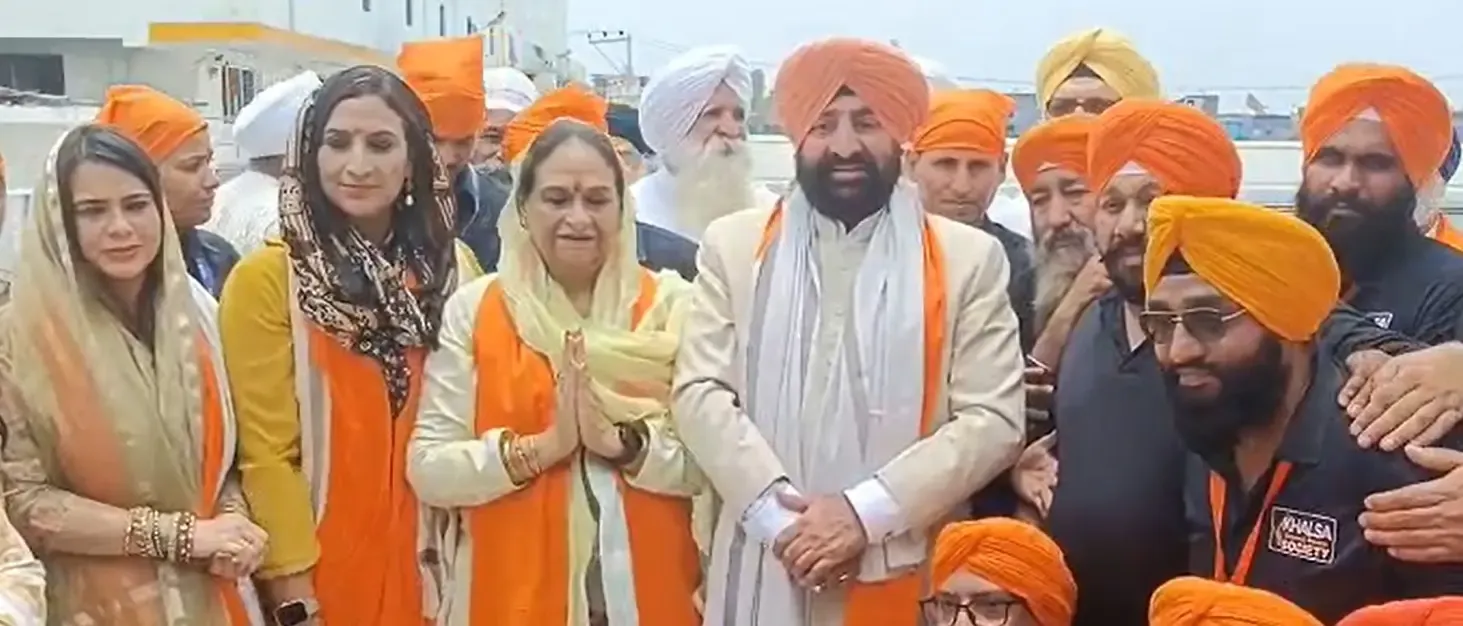 क्या उत्तराखंड के राज्यपाल ने काशीपुर में ननकाना साहिब में परिवार संग माथा टेका?