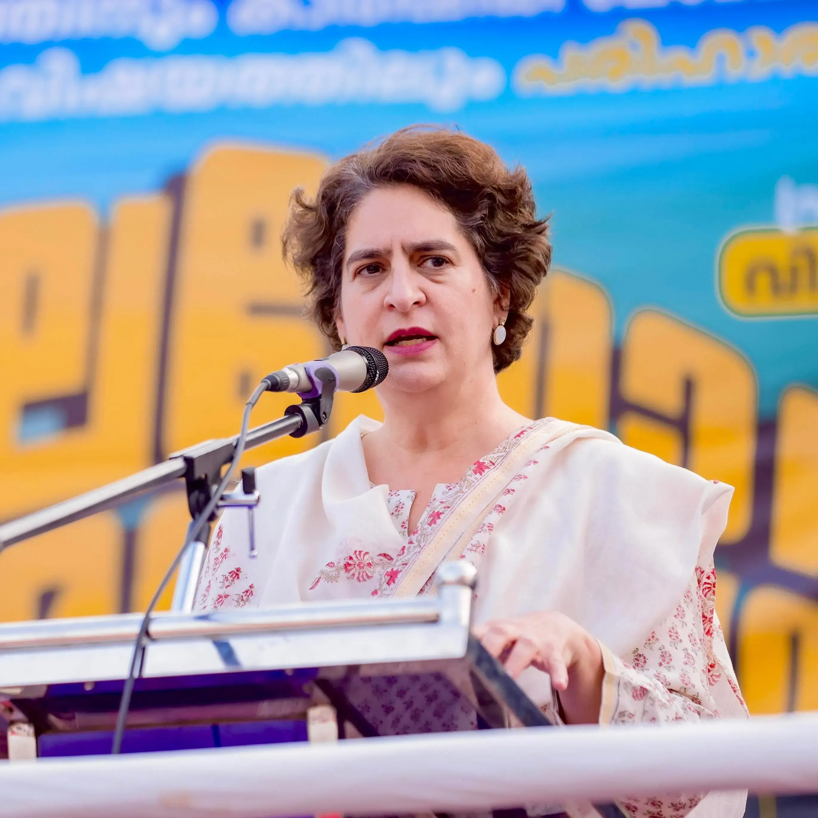 क्या प्रियंका गांधी ने केदारनाथ हेलीकॉप्टर क्रैश पर दुख जताया और राज्य सरकार से किया ये अपील?
