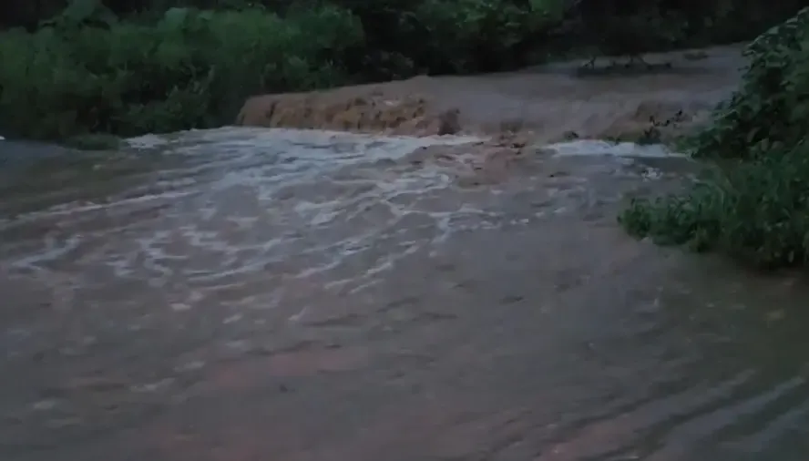 क्या उत्तराखंड में मूसलाधार बारिश ने रामनगर में जनजीवन को ठप कर दिया?