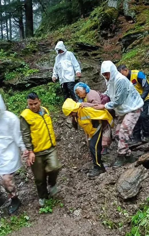 क्या उत्तराखंड में उत्तरकाशी में तत्काल चिकित्सा सहायता पहुंचाई जाएगी?