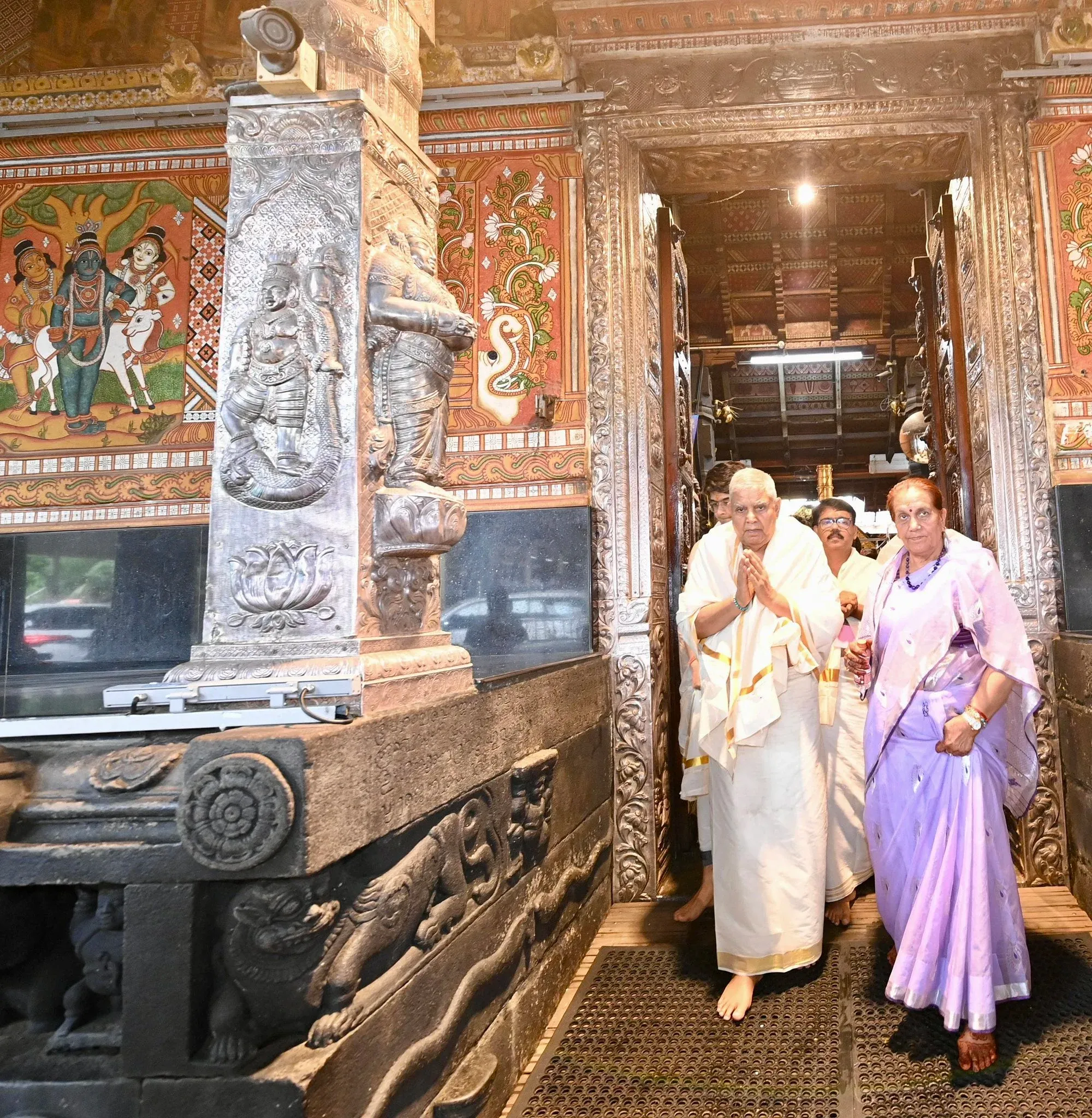 Did V-P Jagdeep Dhankhar Offer Prayers at Guruvayoor Temple in Kerala?