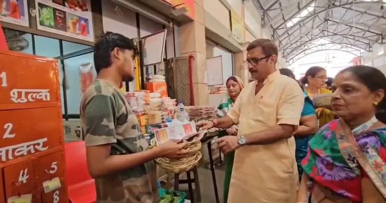 Is Plastic Now Banned at Varanasi's Kashi Vishwanath Temple?