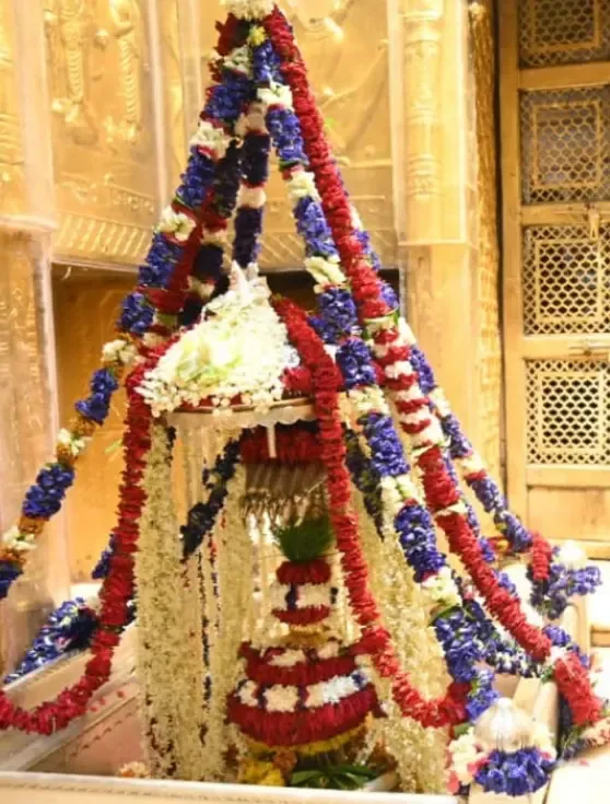क्या वाराणसी में सावन के लिए भक्तों के लिए हैं विशेष इंतजाम, काशी विश्वनाथ के अलग-अलग स्वरूप में दर्शन?