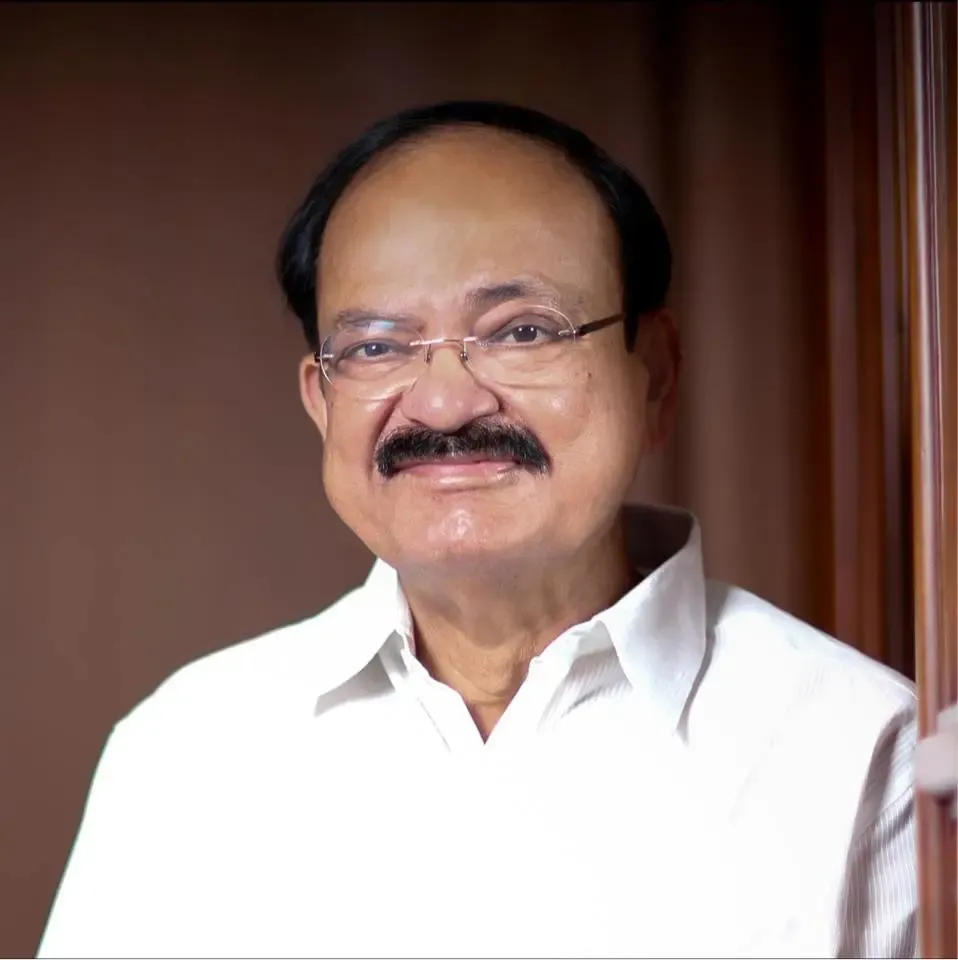 क्या वेंकैया नायडू के जन्मदिन पर अमित शाह और नितिन गडकरी ने बधाई दी?