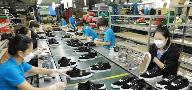 Vietnam's Manufacturing Industry Faces Challenges Amidst Declining Exports in November