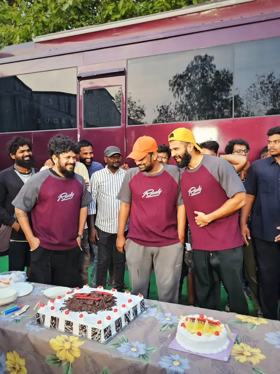 Vijay Deverakonda Celebrates 'Kingdom' Director Gowtam Tinnanuri's Birthday: A Promise of Great Storytelling