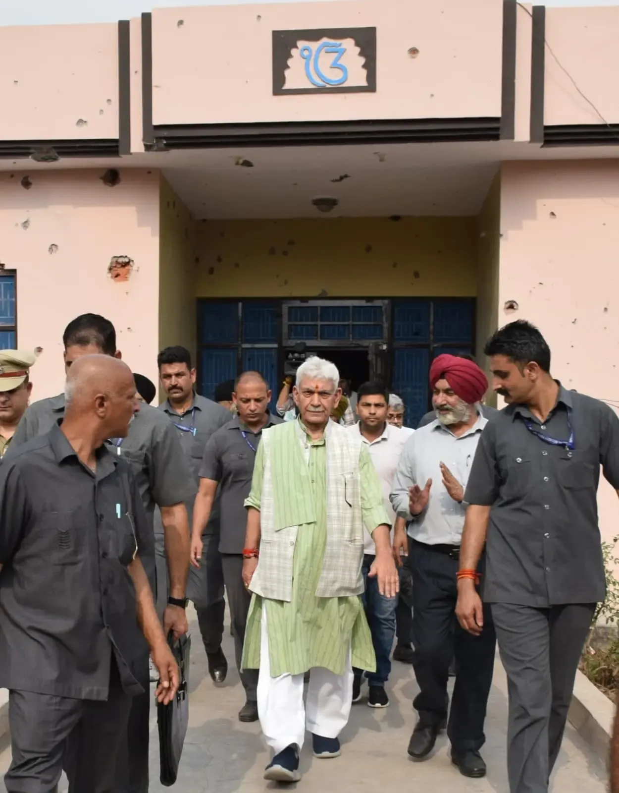 क्या मनोज सिन्हा की राजनीतिक यात्रा गाजीपुर से जम्मू-कश्मीर तक प्रेरणादायक है?