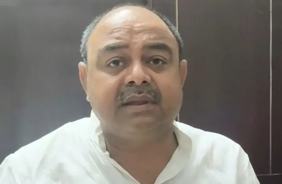 क्या विकसित बिहार और नशा मुक्त समाज बनाना सरकार की प्राथमिकता है: संतोष सिंह?