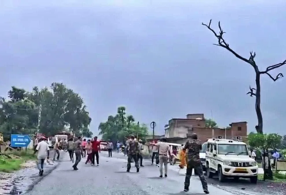 What Led to the Violent Clashes Between Villagers and Steel Plant Officials in Bokaro?