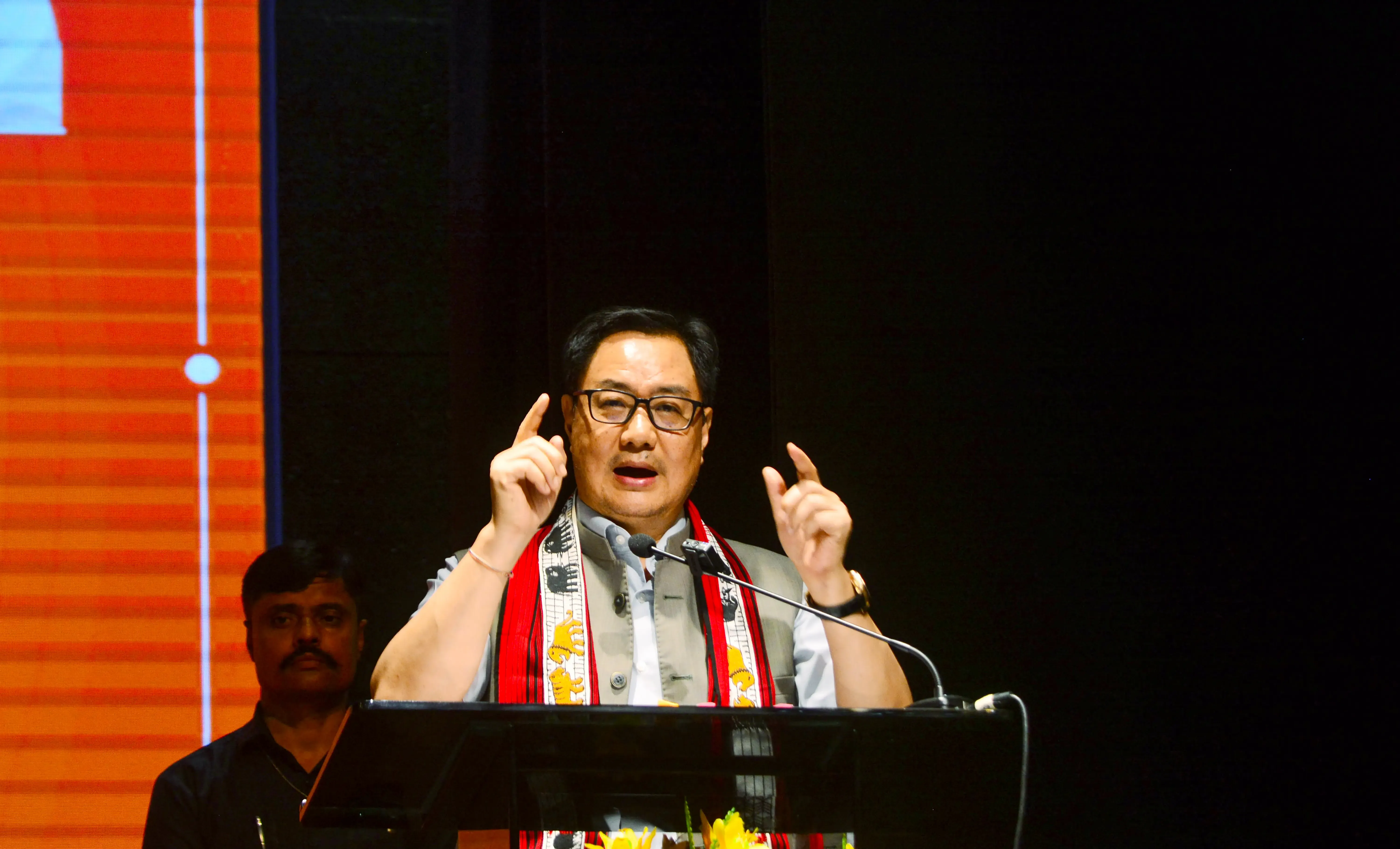क्या सरकार तय करेगी चर्चा का जवाब कौन देगा?