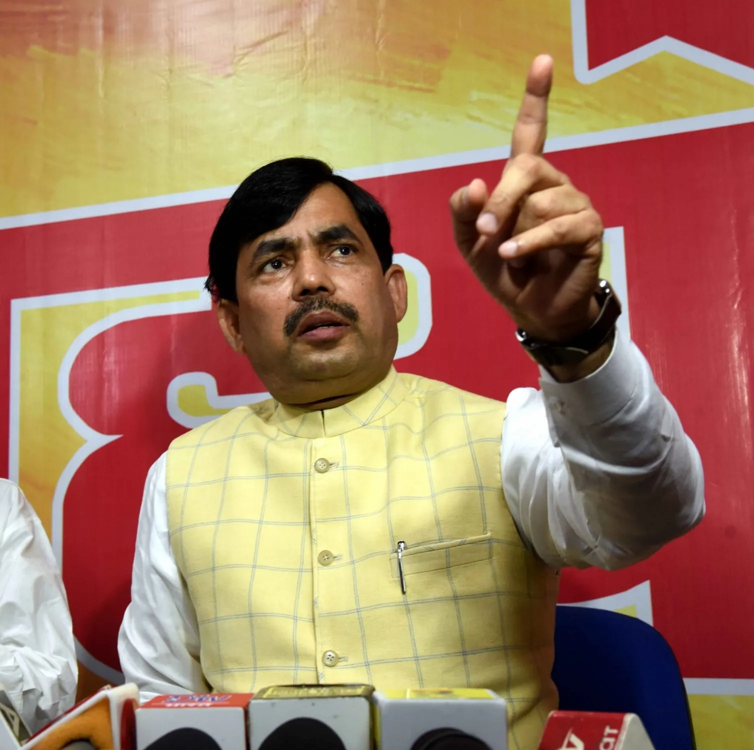 क्या विपक्ष को सुप्रीम कोर्ट और चुनाव आयोग पर भरोसा करना चाहिए?: शाहनवाज हुसैन