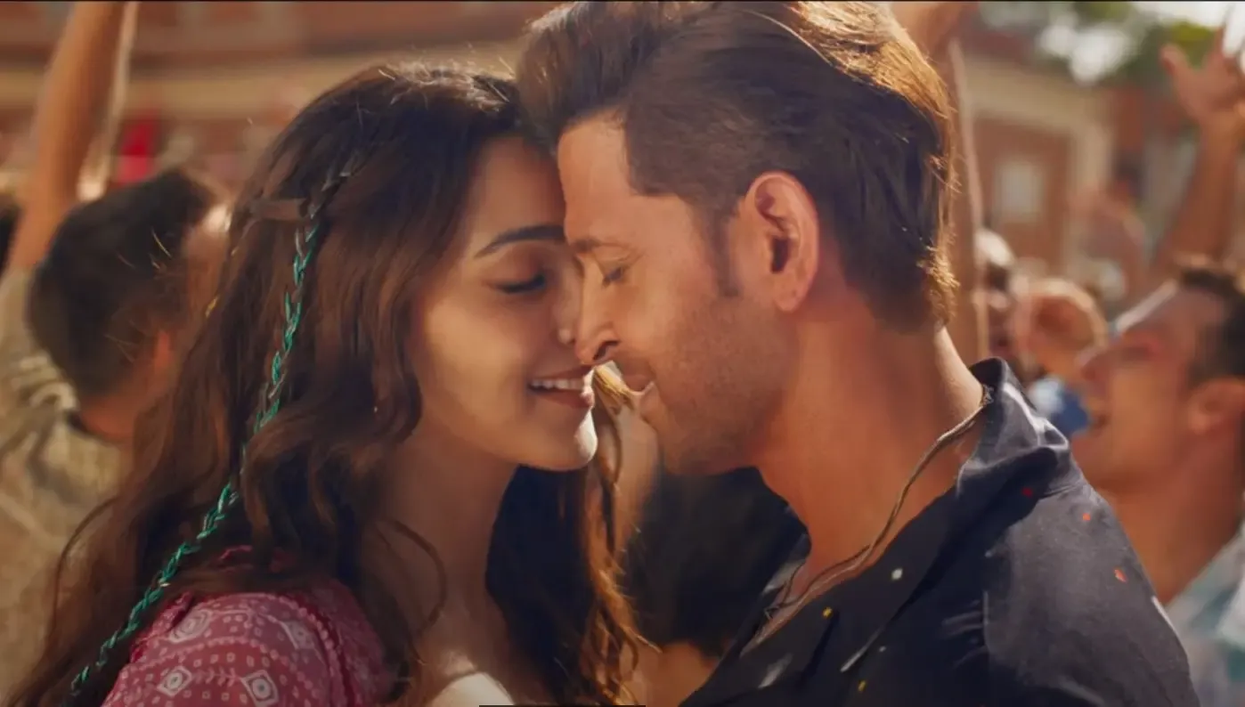 क्या 'वॉर 2' के नए गाने 'आवां जावां' में ऋतिक और कियारा की केमिस्ट्री है शानदार?