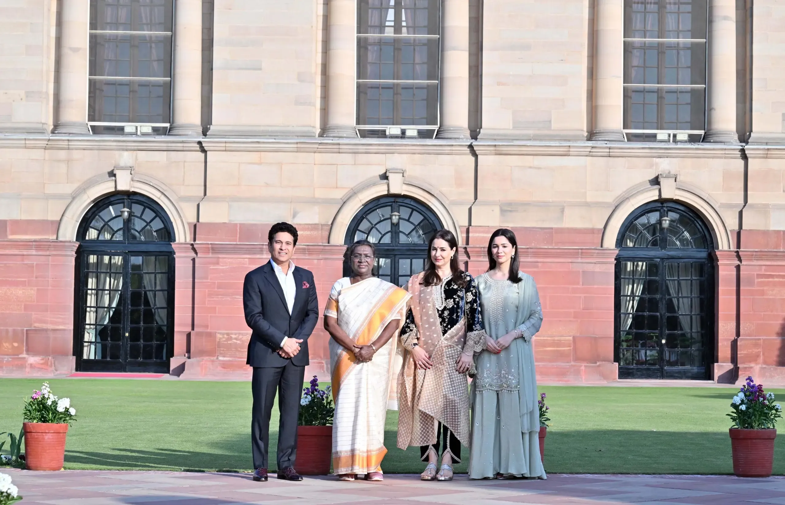 Sachin Tendulkar Praises Prez Droupadi Murmu's Hospitality at Rashtrapati Bhavan