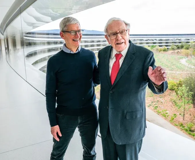 How Has Warren Buffett Inspired Tim Cook?