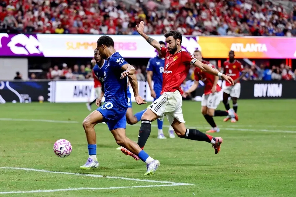Was Manchester United's Performance Against Everton Too Lazy?