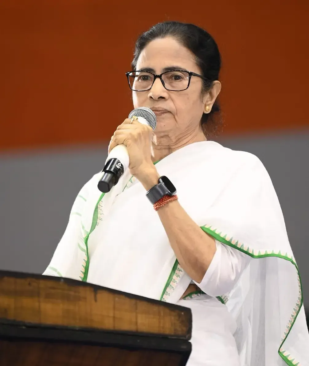West Bengal Chief Minister Mamata Banerjee's UK Trip Delayed by Two Days