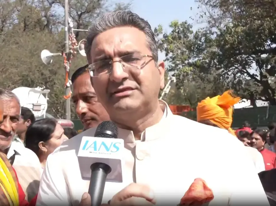 Gaurav Bhatia Critiques Kejriwal's Political Downfall Following AAP's Defeat in Delhi Elections