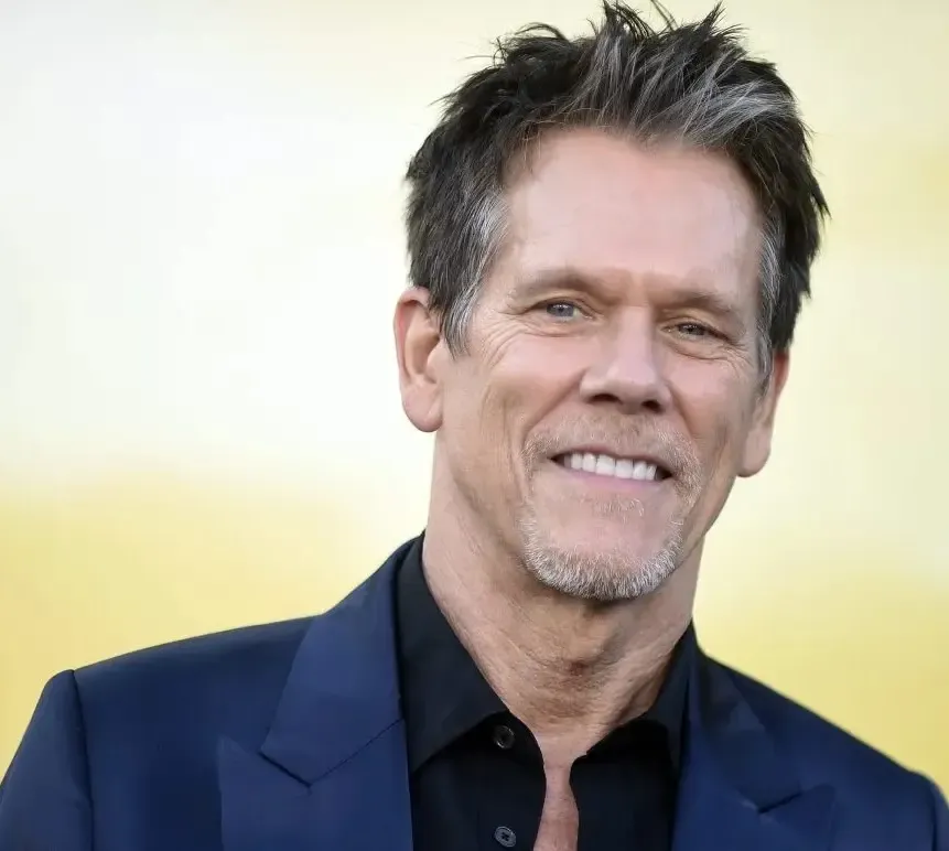 Kevin Bacon and Elizabeth McGovern's Sleepy Scene on Set