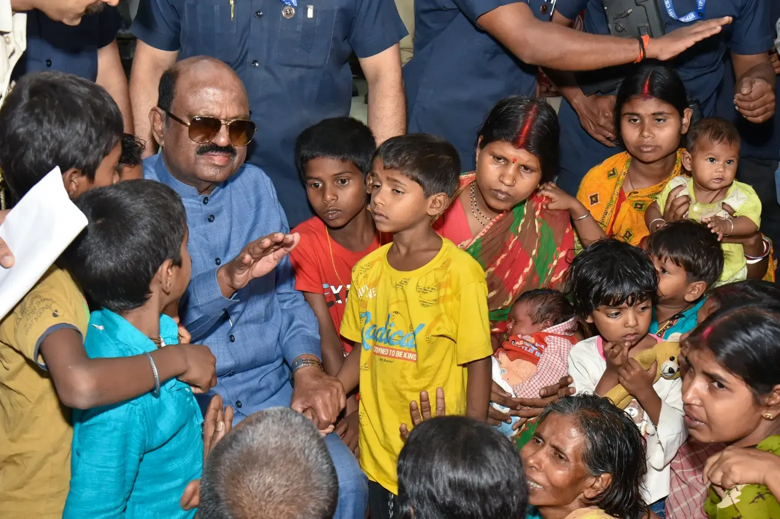 Governor to Report on Murshidabad Violence to Centre, Will Discuss with CM Mamata