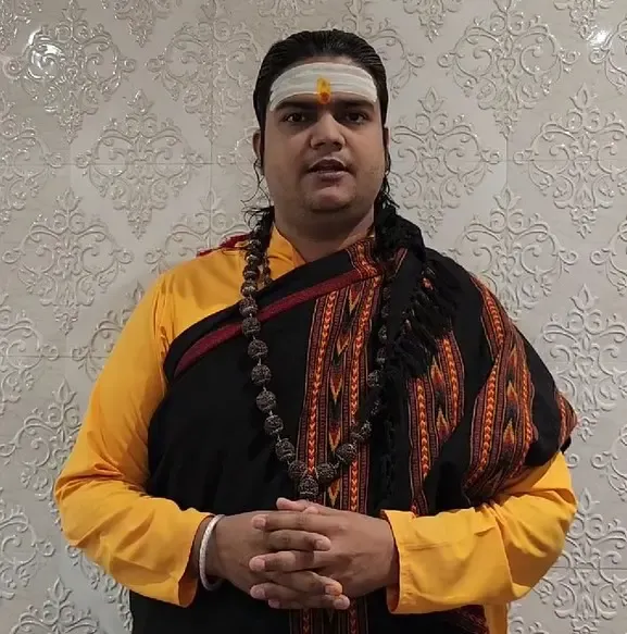 Seer Criticizes Mamata Banerjee's 'Mrityu Kumbh' Statement