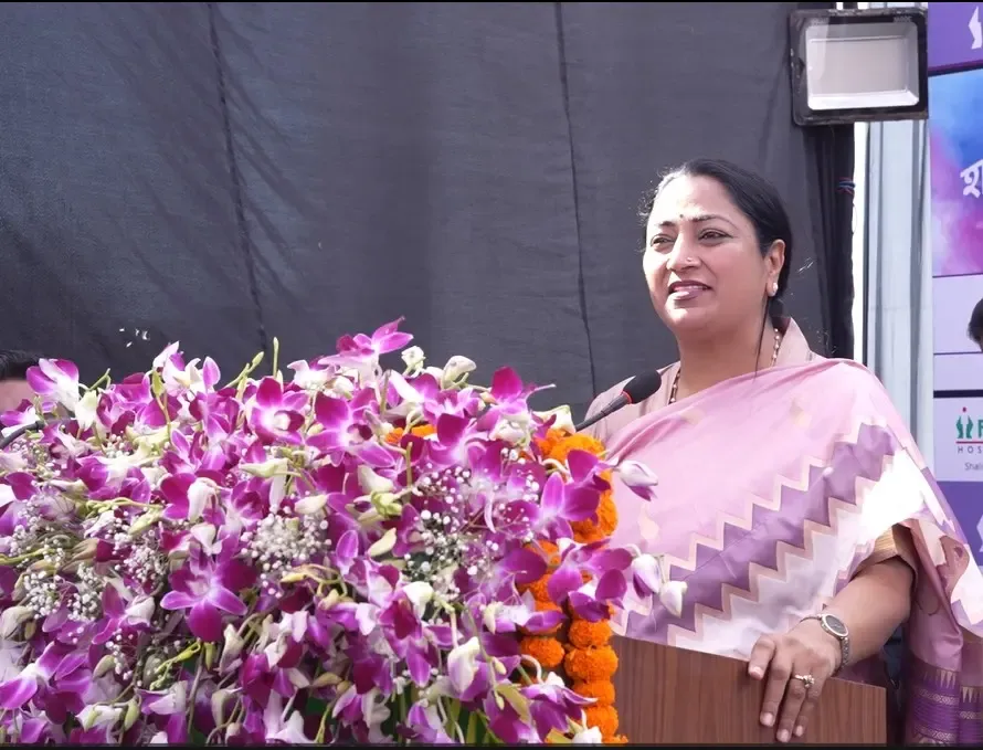 Women backbone of society, contributing tirelessly for healthcare, education: Delhi CM 