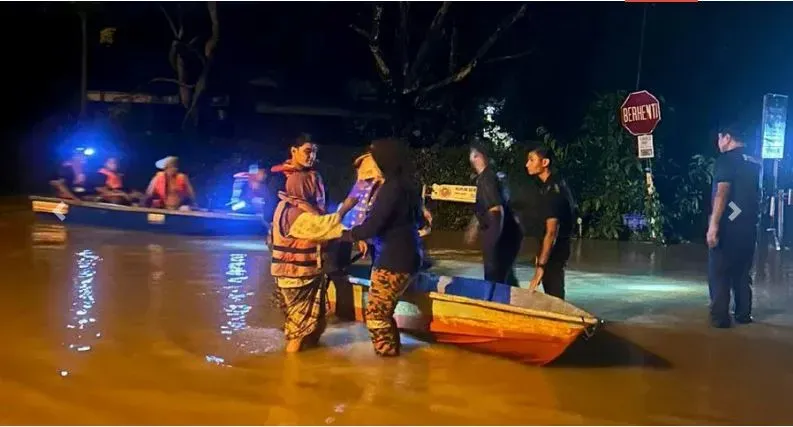 Intensifying Floods Displace Over 140,000 Residents in Malaysia