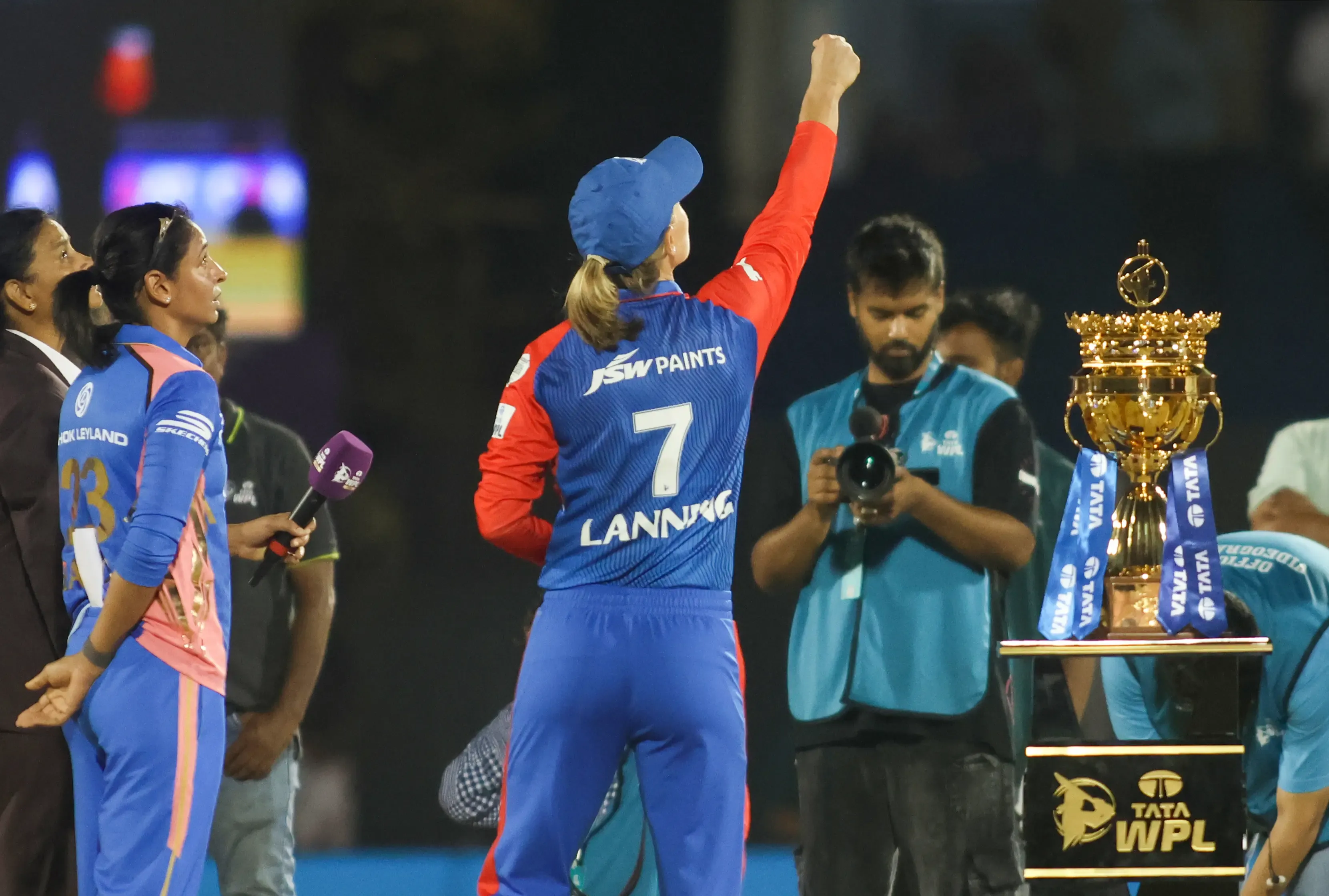 WPL 2025: Charani Joins as DC Captain Opts to Bowl Against MI in Final Showdown