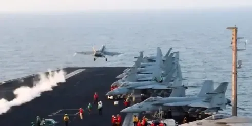 Houthis from Yemen Announce Missile Strikes on Israel and US Carriers