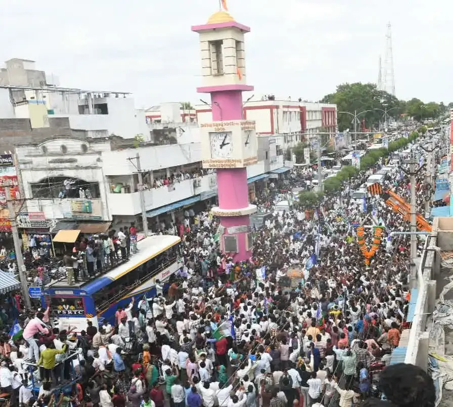 Why Was a YSRCP Worker Arrested During Jagan’s Rally in Andhra's Palandu?
