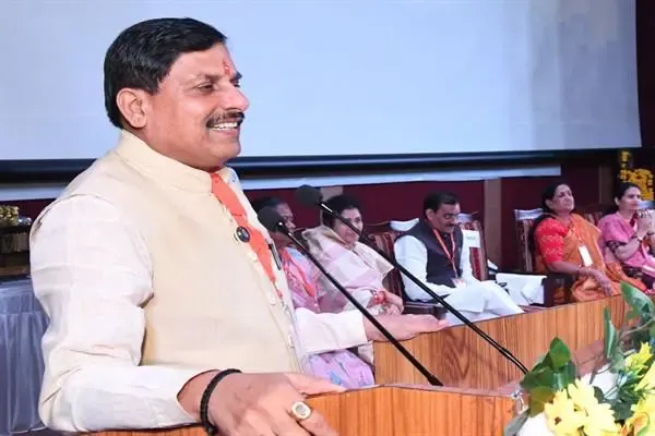 क्या युवा पीढ़ी को आपातकाल के इतिहास से अवगत कराना आवश्यक है?: मुख्यमंत्री यादव