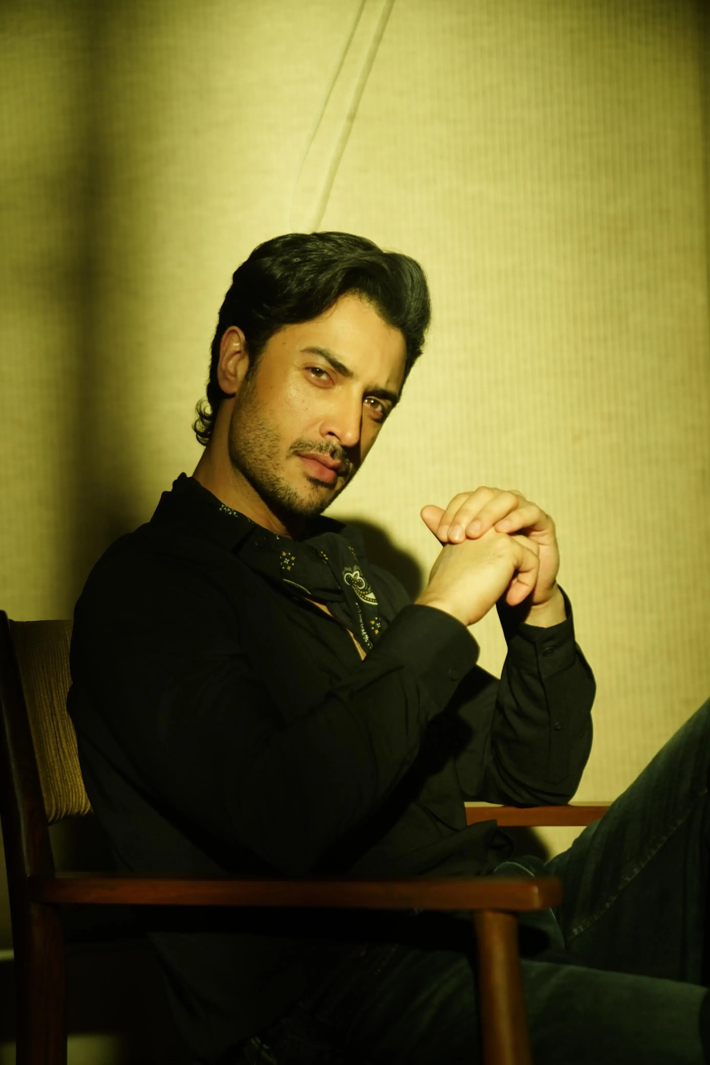 How Does Zain Durrani Navigate the Industry as an Outsider?